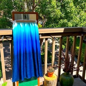 Blue ombré maxi skirt 💙 Size M
